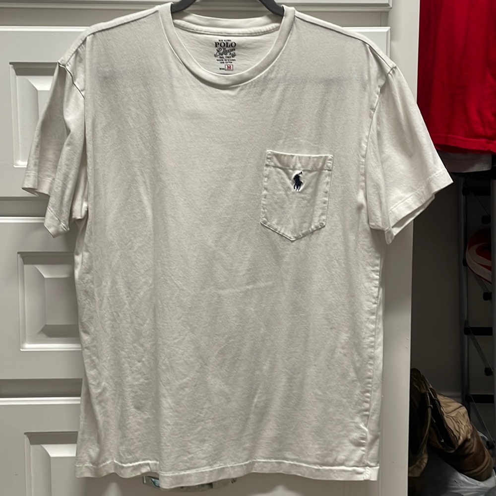 Men’s medium polo T-shirt